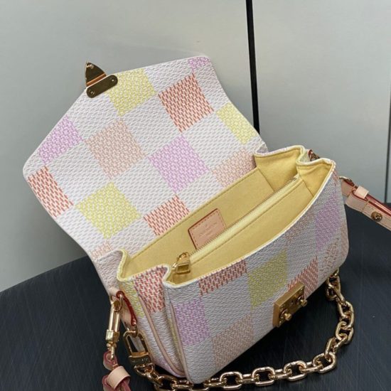 LV Pochette Metis East West LV Pochette Metis East West