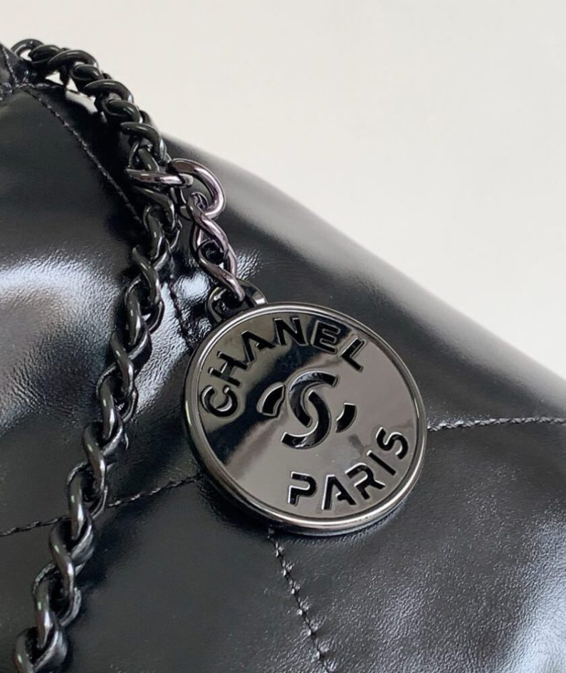 CHANEL 22 MINI HANDBAG