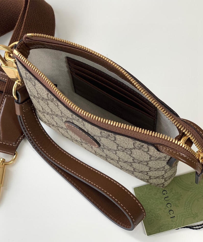 Messenger bag with Interlocking G