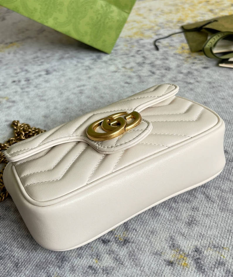GG Marmont matelasse leather super mini bag