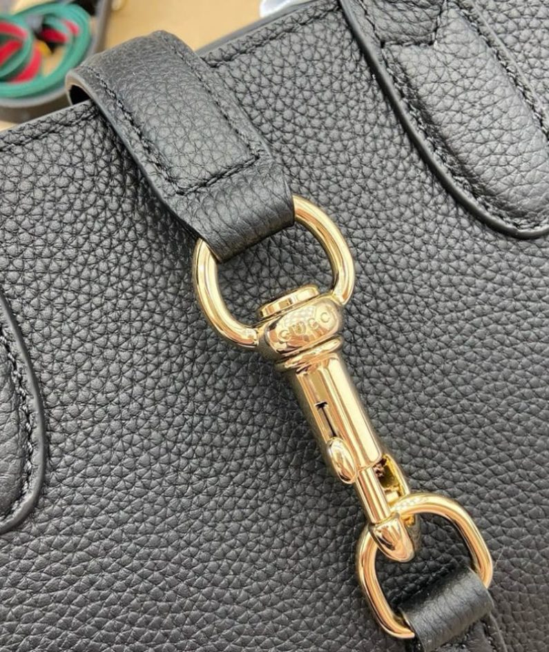 GUCCI DIANA MEDIUM SHOULDER BAG