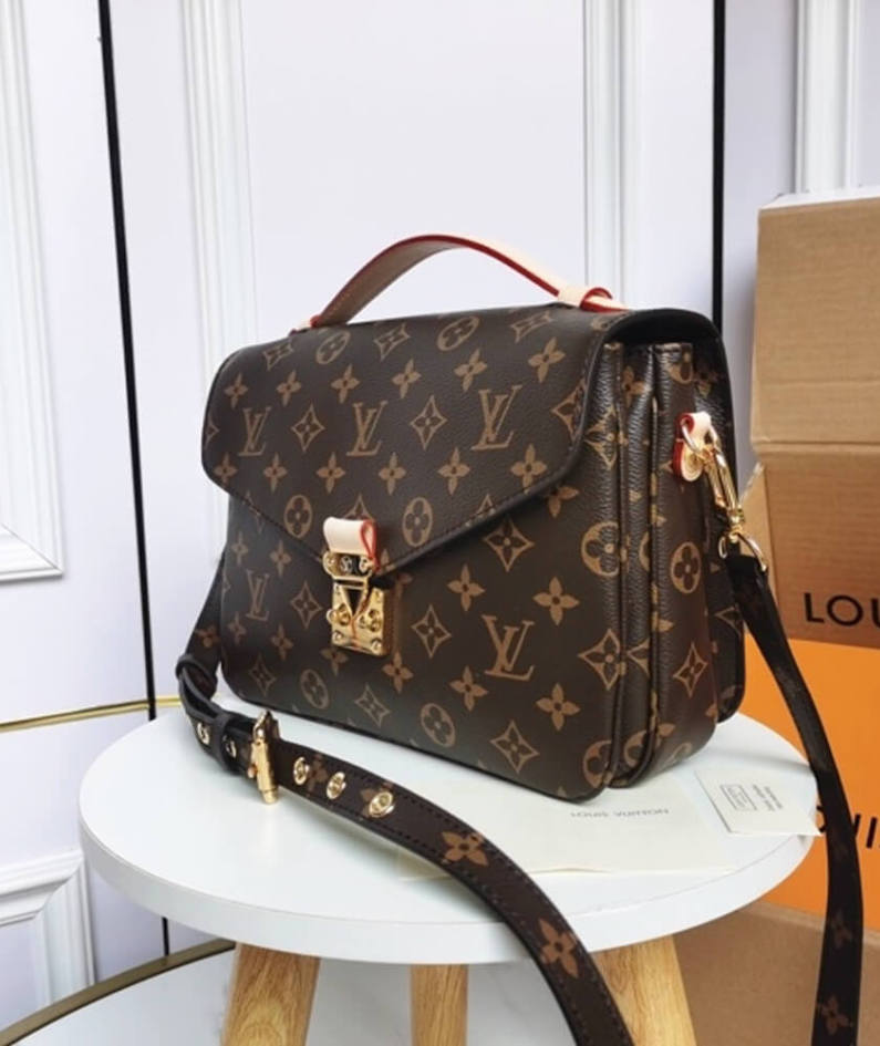 Louis Vuitton POCHETTE METIS