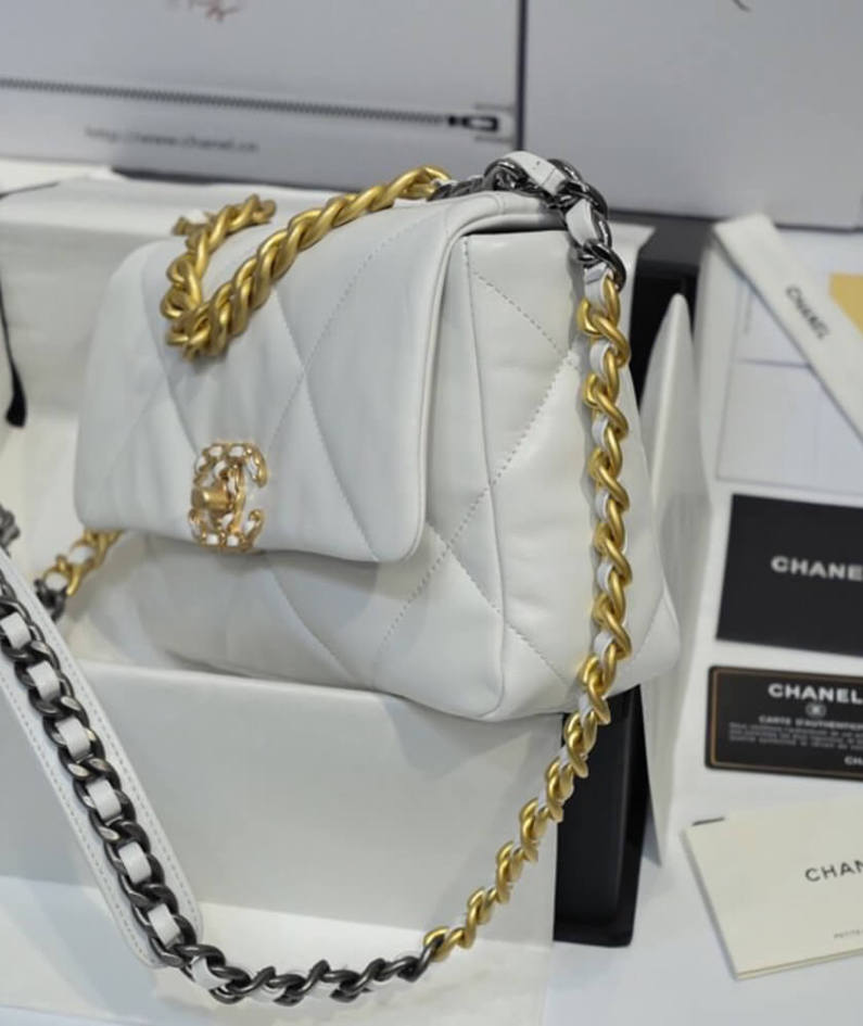 CHANEL 19 HANDBAG