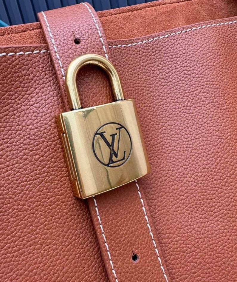 LV Low Key Cabas MM