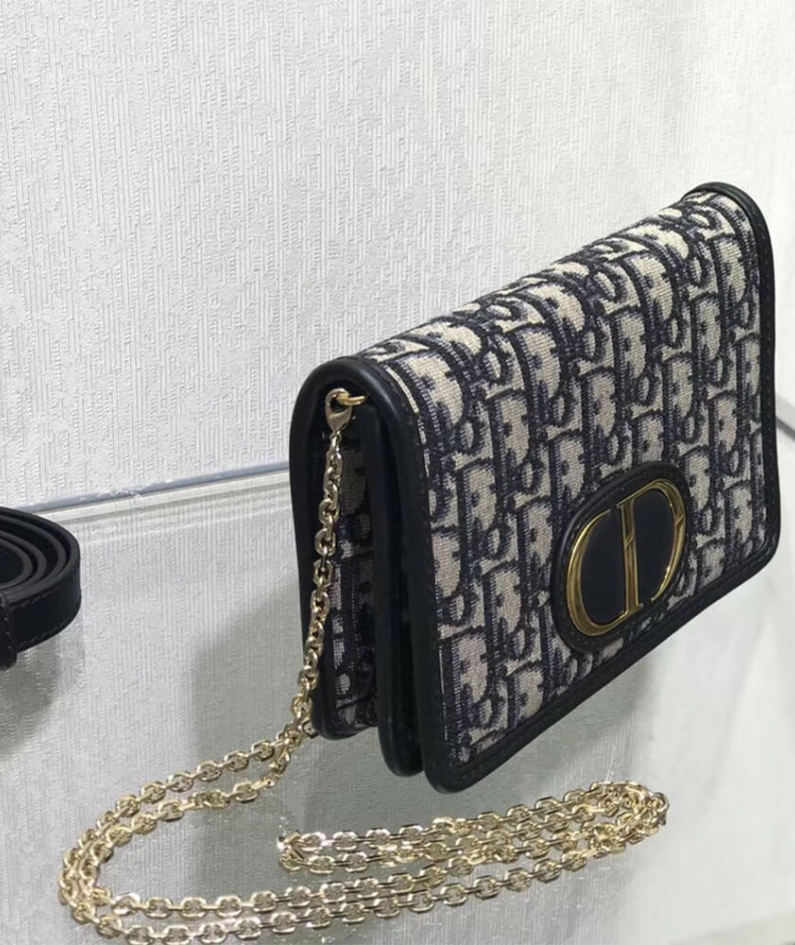 2-IN-1 30 MONTAIGNE POUCH
