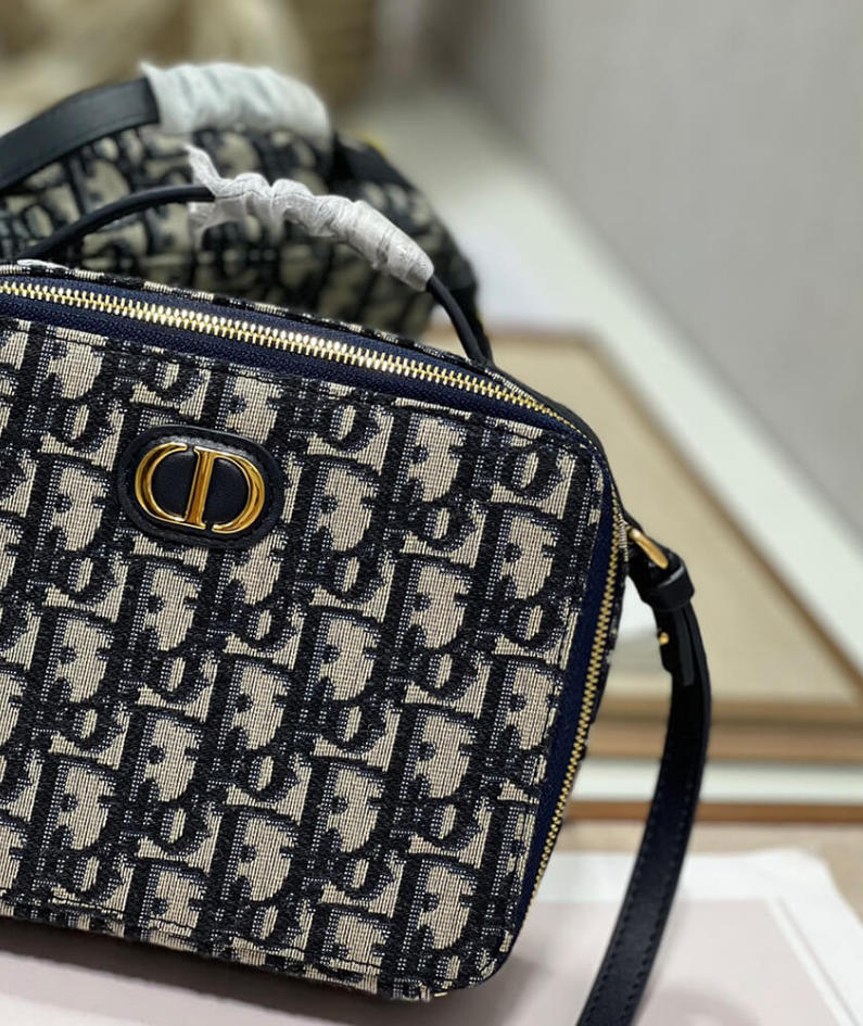 30 MONTAIGNE BOX BAG