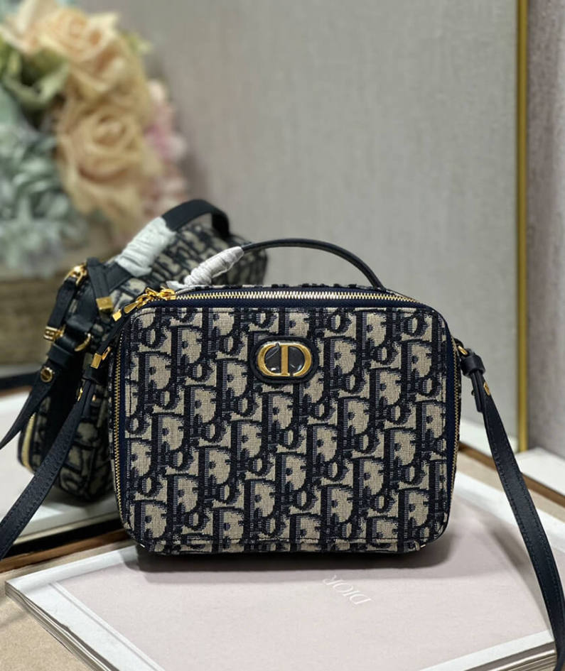 30 MONTAIGNE BOX BAG