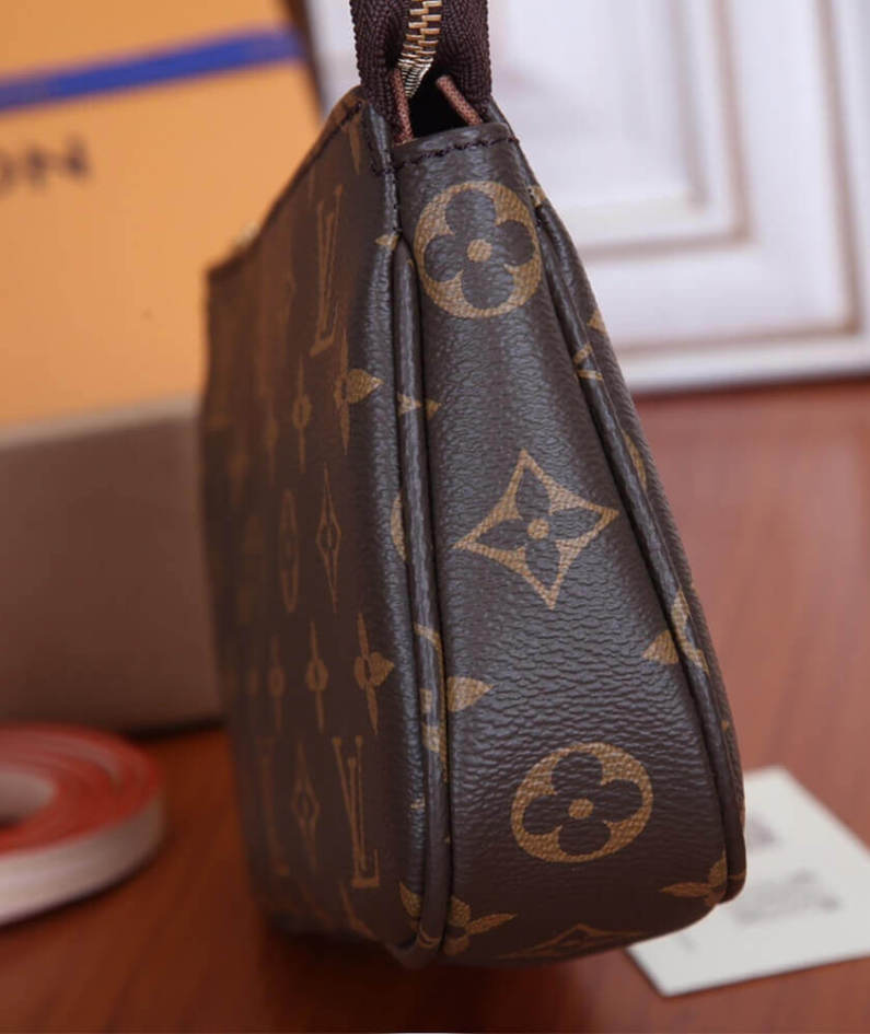POCHETTE ACCESSORIES