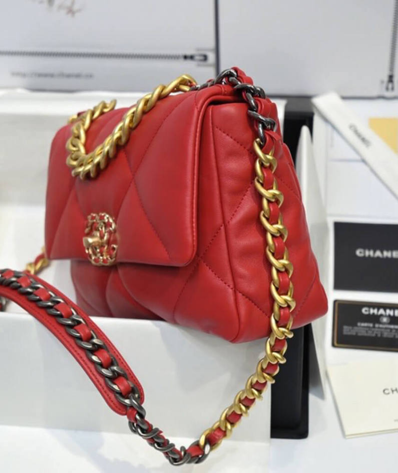 CHANEL 19 HANDBAG