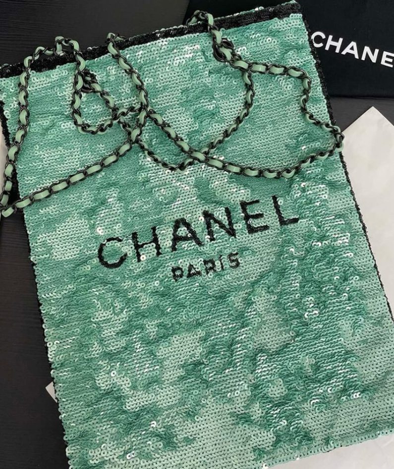 CHANEL SHOPPING BAG