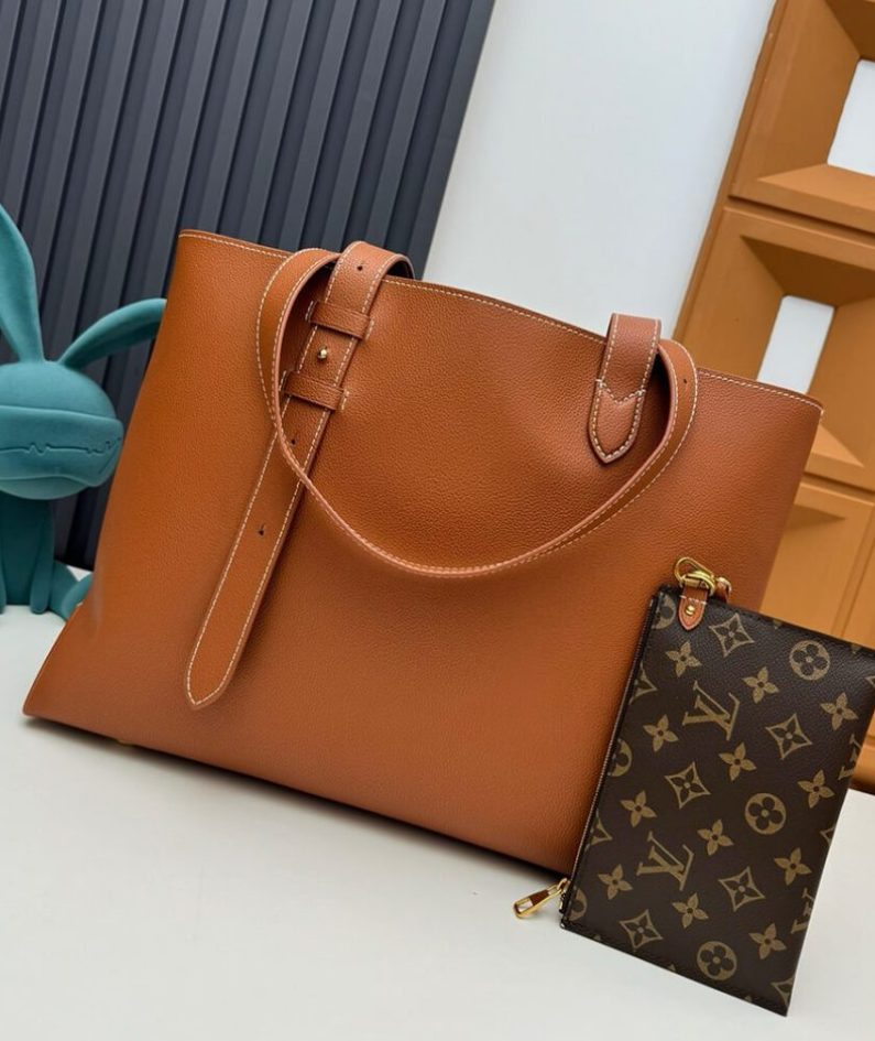 LV Low Key Cabas MM