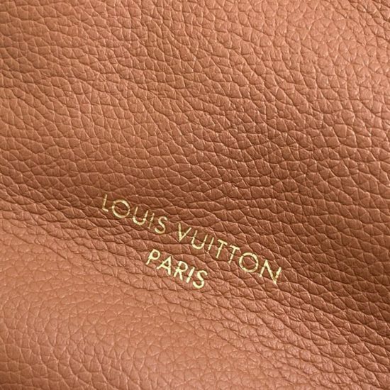 LV Low Key Hobo MM LV Low Key Hobo MM