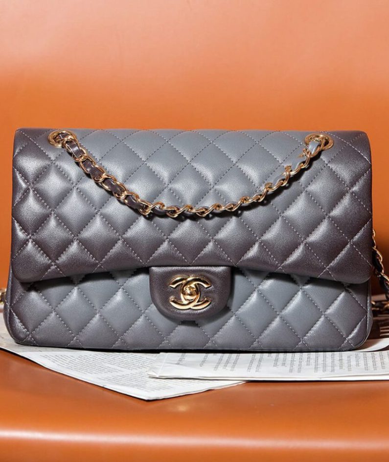 CHANEL CLASSIC 11.12 HANDBAG(high-end grade)