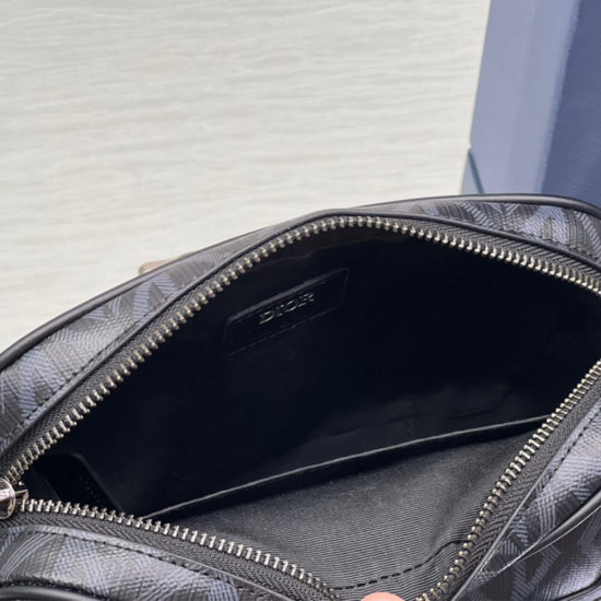 DIOR HIT THE ROAD MESSENGER POUCH