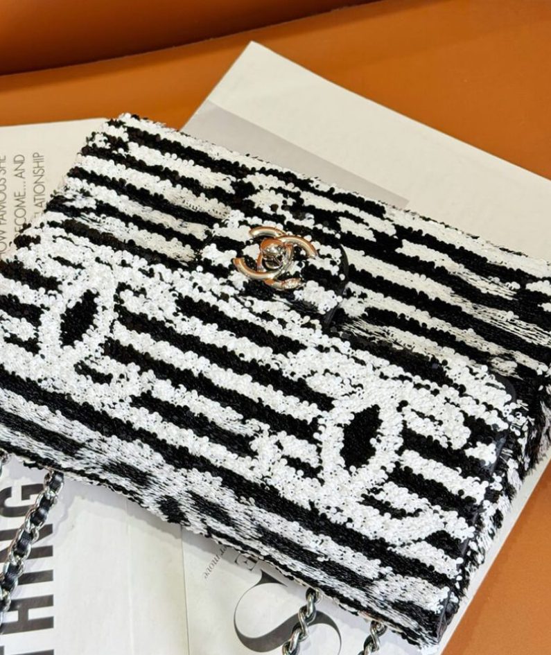 CHANEL SMALL FLAP BAG