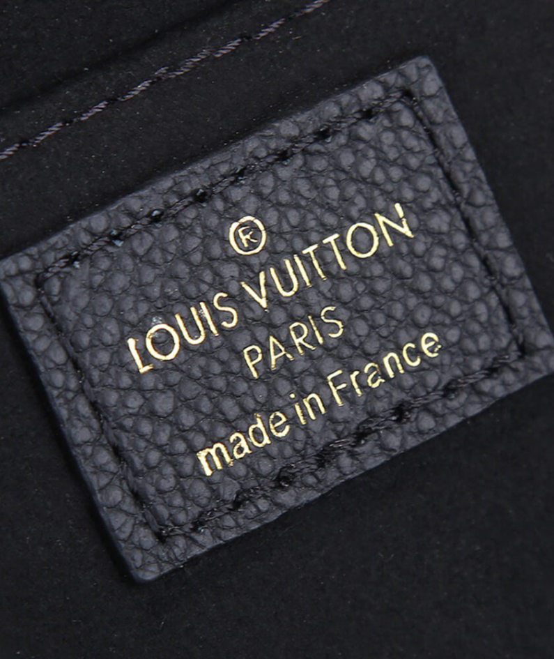 LV PETIT SAC PLAT