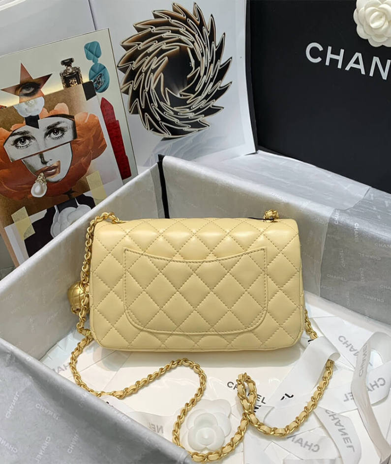 CHANEL Classic Flap Shoulder Bag