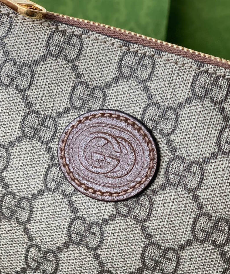 Messenger bag with Interlocking G
