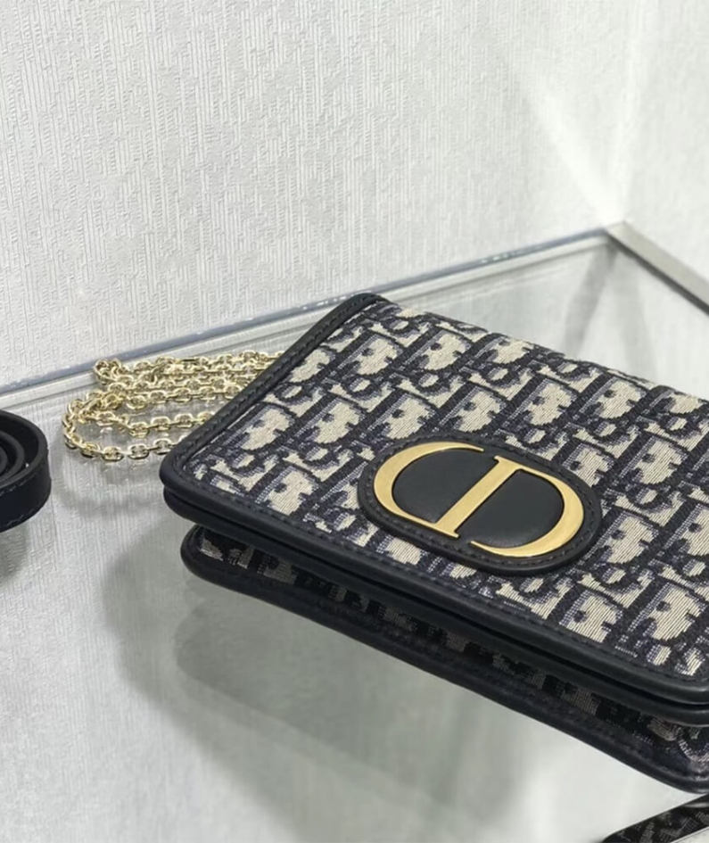 2-IN-1 30 MONTAIGNE POUCH
