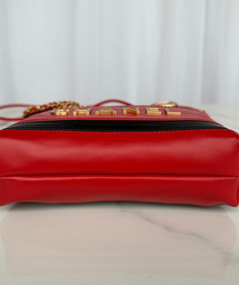 CHANEL 22 MINI HANDBAG