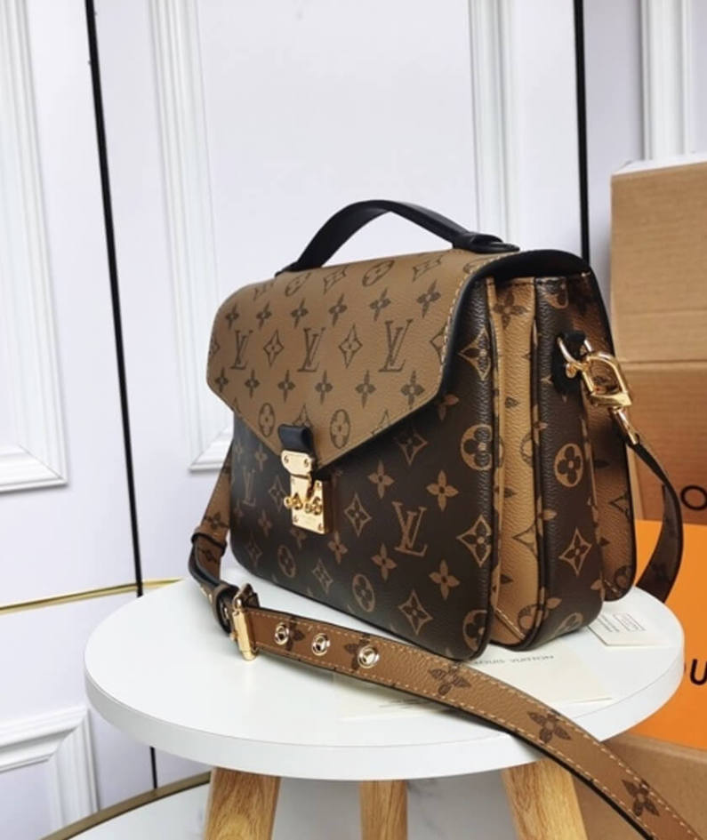 Louis Vuitton POCHETTE METIS
