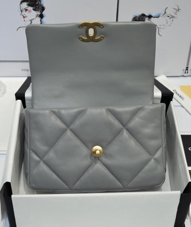 CHANEL 19 HANDBAG