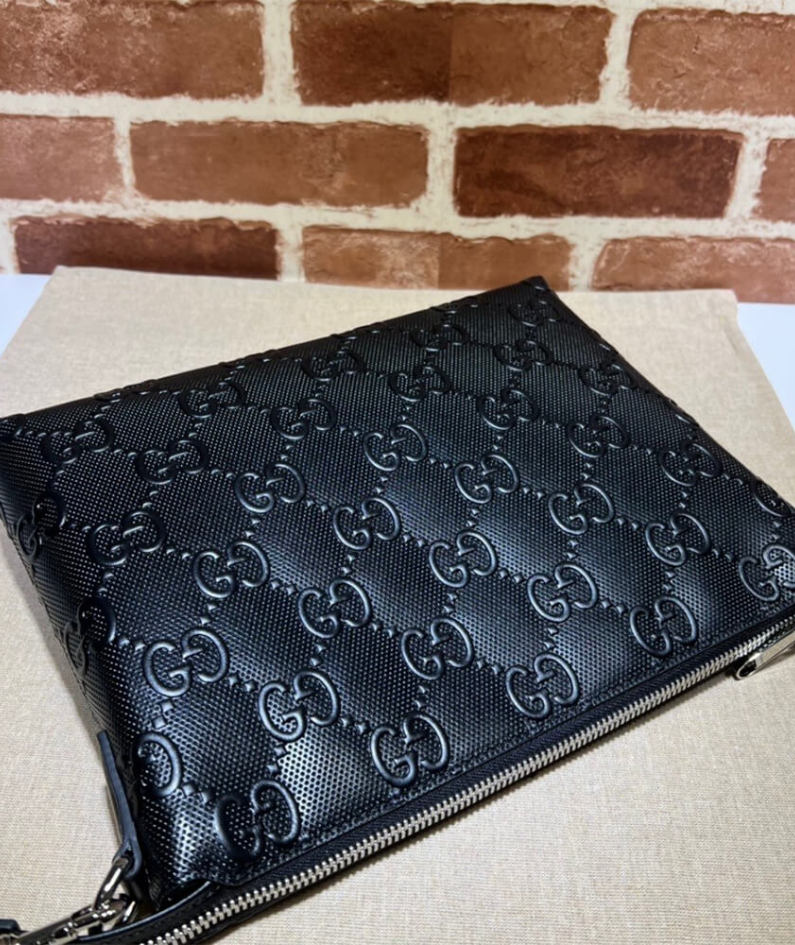 GG embossed medium messenger bag