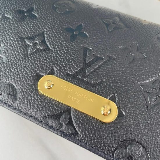 LV Wallet On Chain Lily LV Wallet On Chain Lily