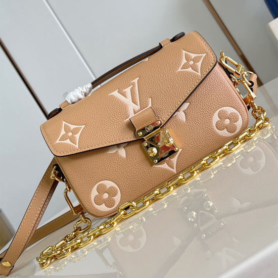 LV Pochette Metis East West LV Pochette Metis East West