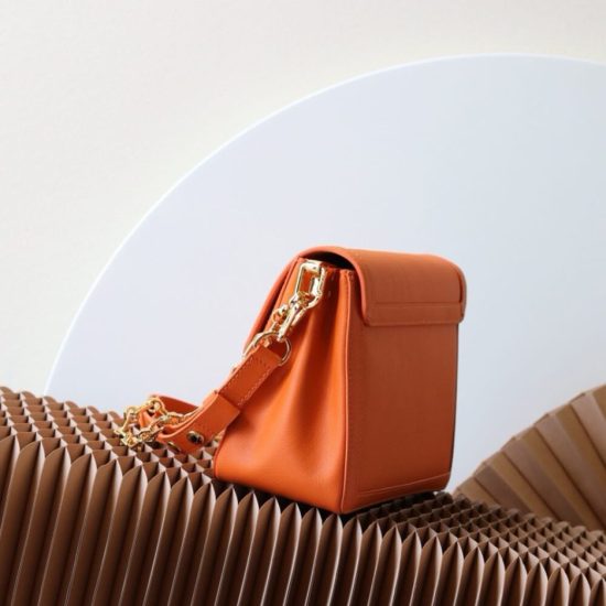 LV Dauphine Soft MM LV Dauphine Soft MM