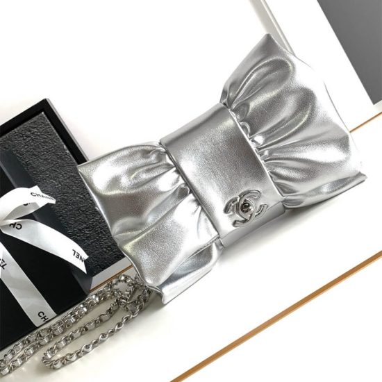 CHANEL Clutch