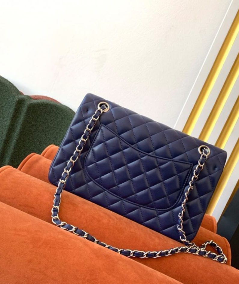 CHANEL CLASSIC 11.12 HANDBAG(high-end grade)