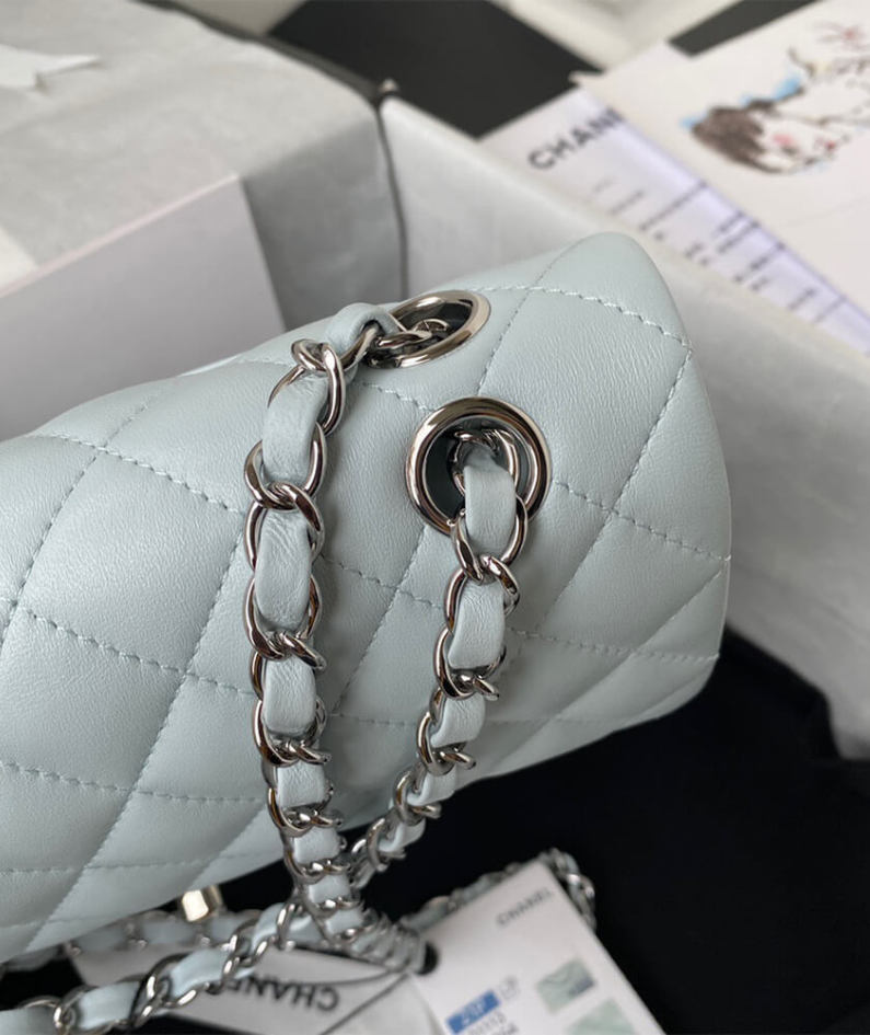 SMALL CLASSIC HANDBAG