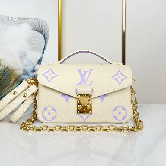 LV Pochette Metis East West LV Pochette Metis East West