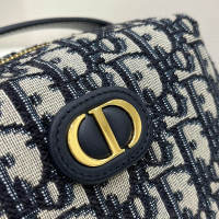 30 MONTAIGNE MEDIUM D-ARCH MINI BAG