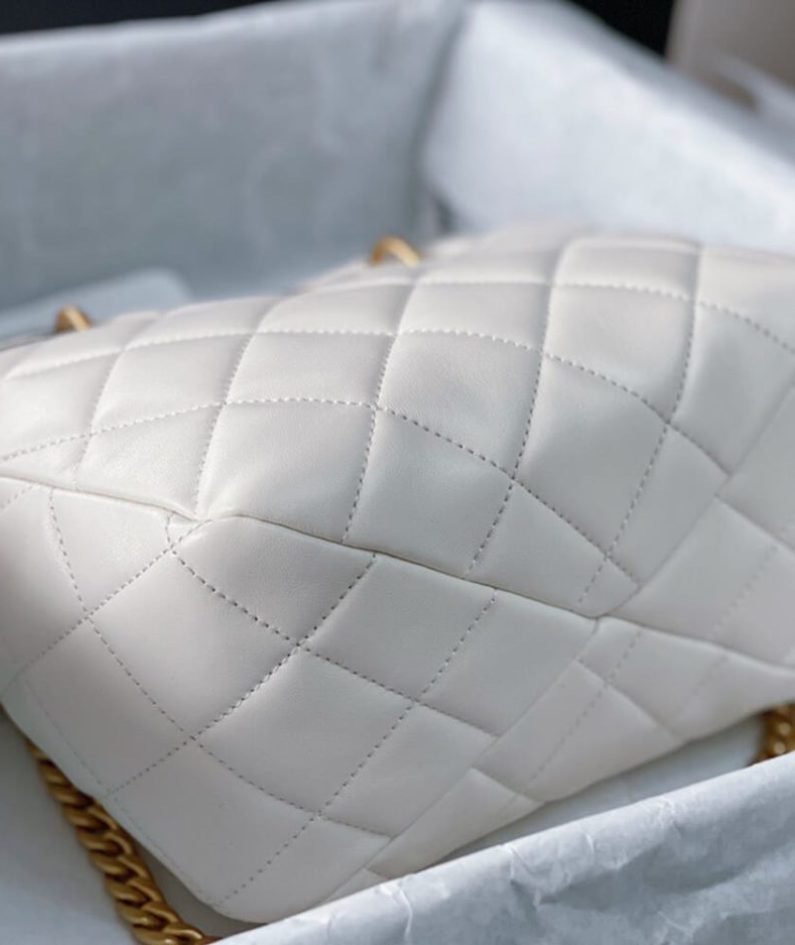 CHANEL SHOPPING BAG