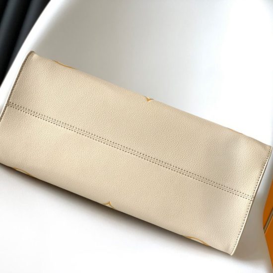 LV OnTheGo MM LV OnTheGo MM