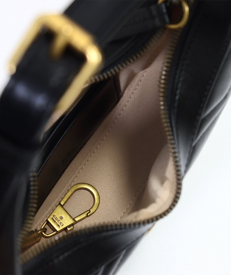 GG Marmont half-moon-shaped mini bag