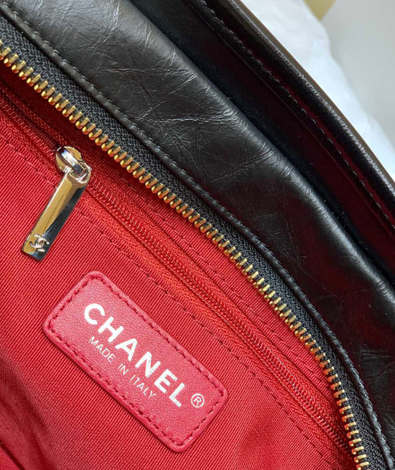 CHANEL’S GABRIELLE HOBO HANDBAG