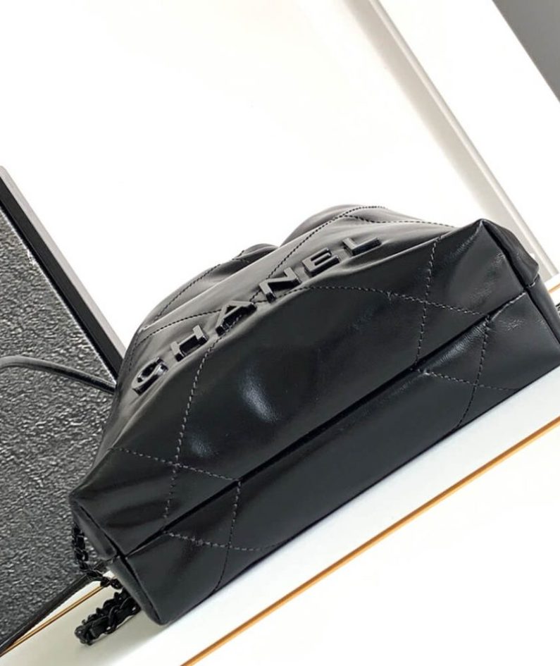 CHANEL 22 MINI HANDBAG