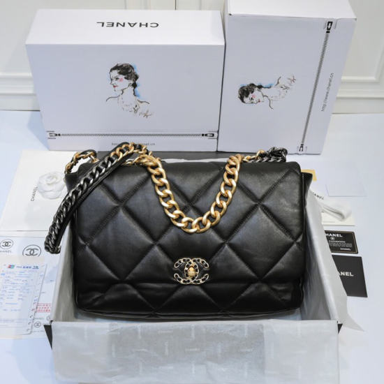 CHANEL 19 MAXI HANDBAG CHANEL 19 MAXI HANDBAG
