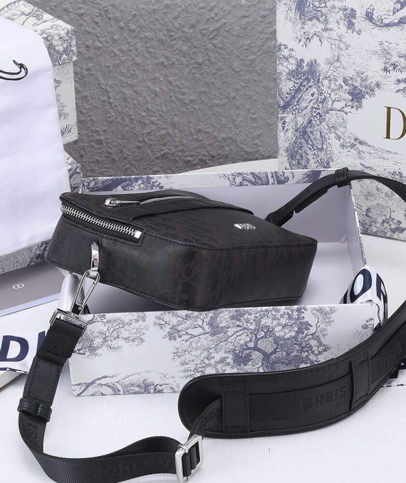 DIOR SAFARI MESSENGER BAG