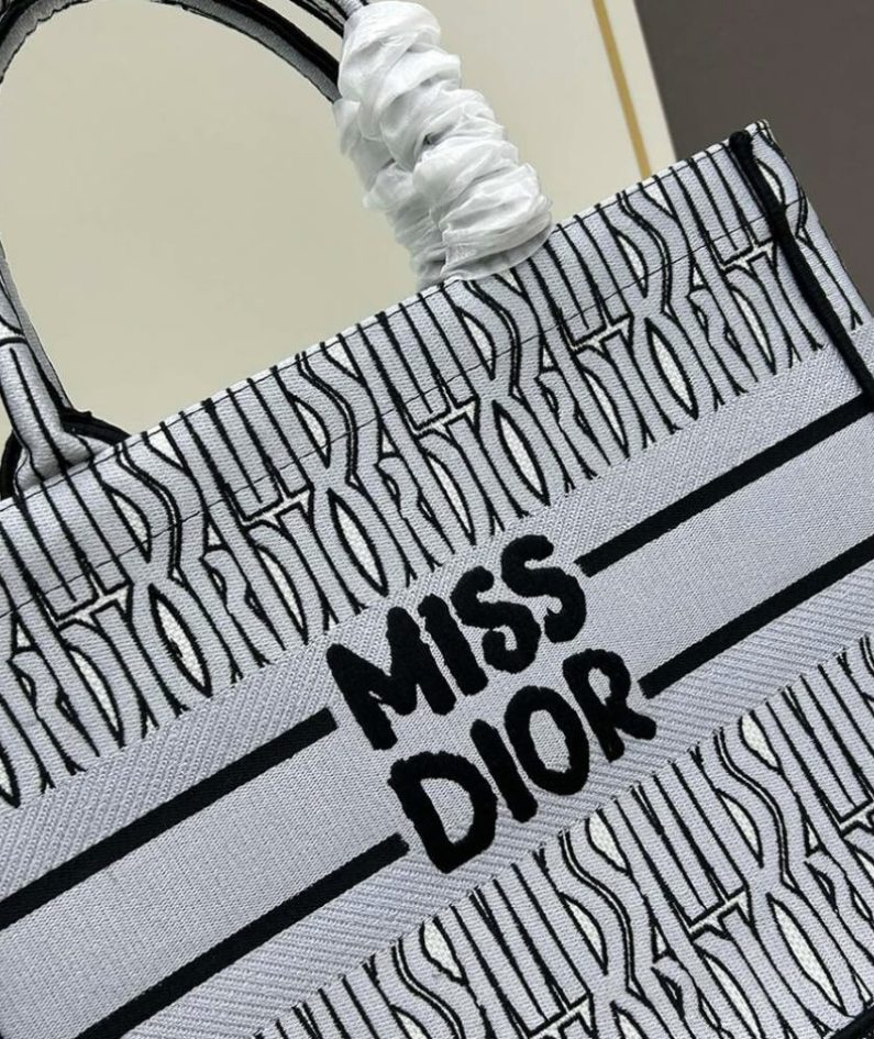 Medium Dior Book Tote