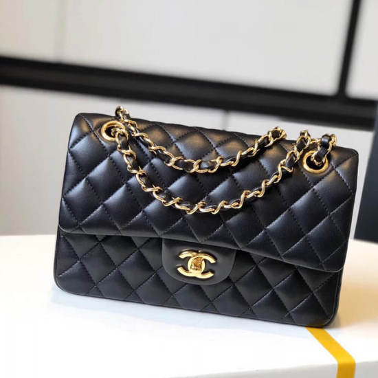 Chanel SMALL CLASSIC HANDBAG