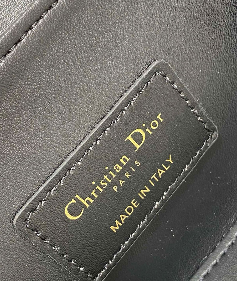 Small 30 Montaigne Avenue Top Handle Bag
