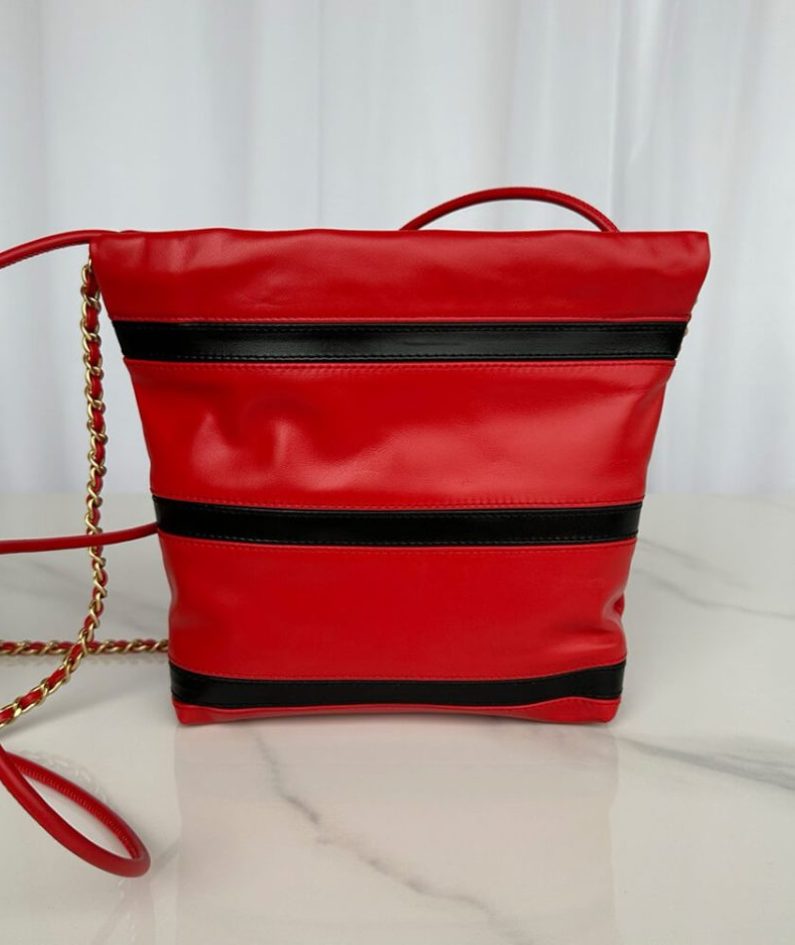 CHANEL 22 MINI HANDBAG