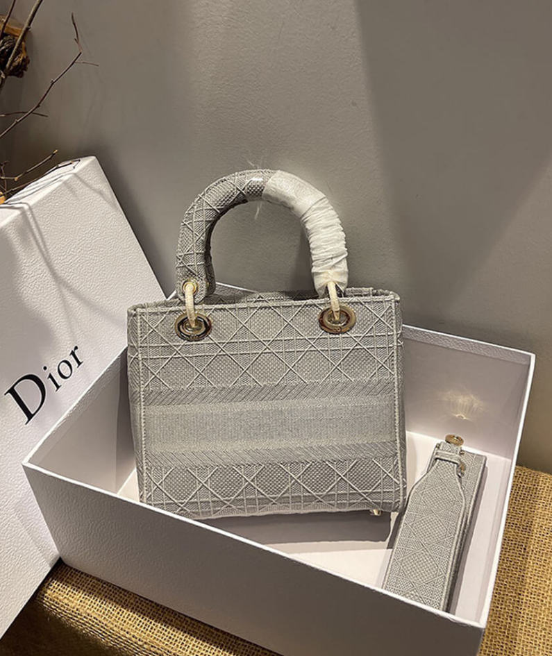 DIOR MEDIUM LADY D-LITE BAG