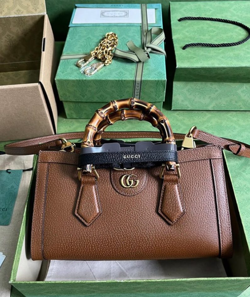 GUCCI DIANA SMALL SHOULDER BAG