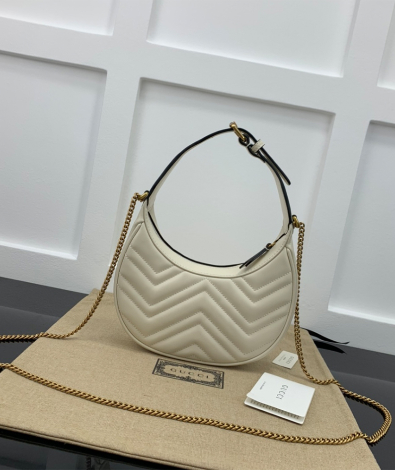 GG Marmont half-moon-shaped mini bag