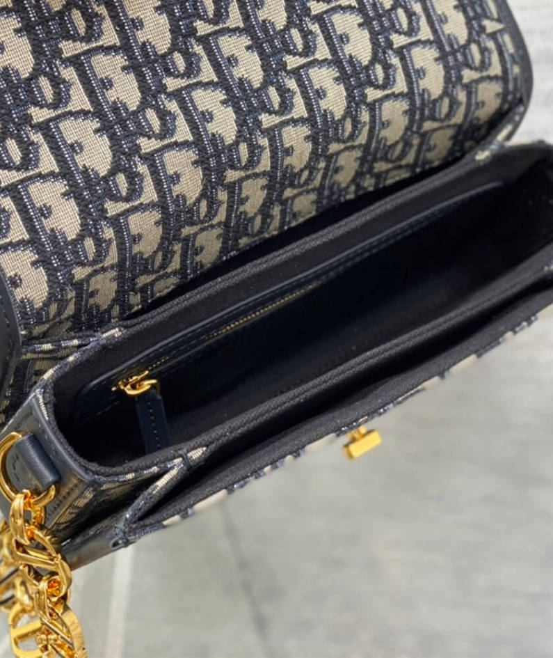 30 MONTAIGNE AVENUE BAG
